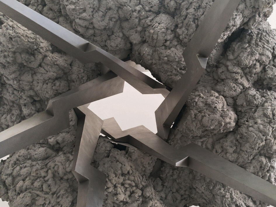 EVENT_HORIZON_STOYAN_DECHEV_LAVINIA_DINIZ_FREITAS_FRIEZE_SCULPTURE